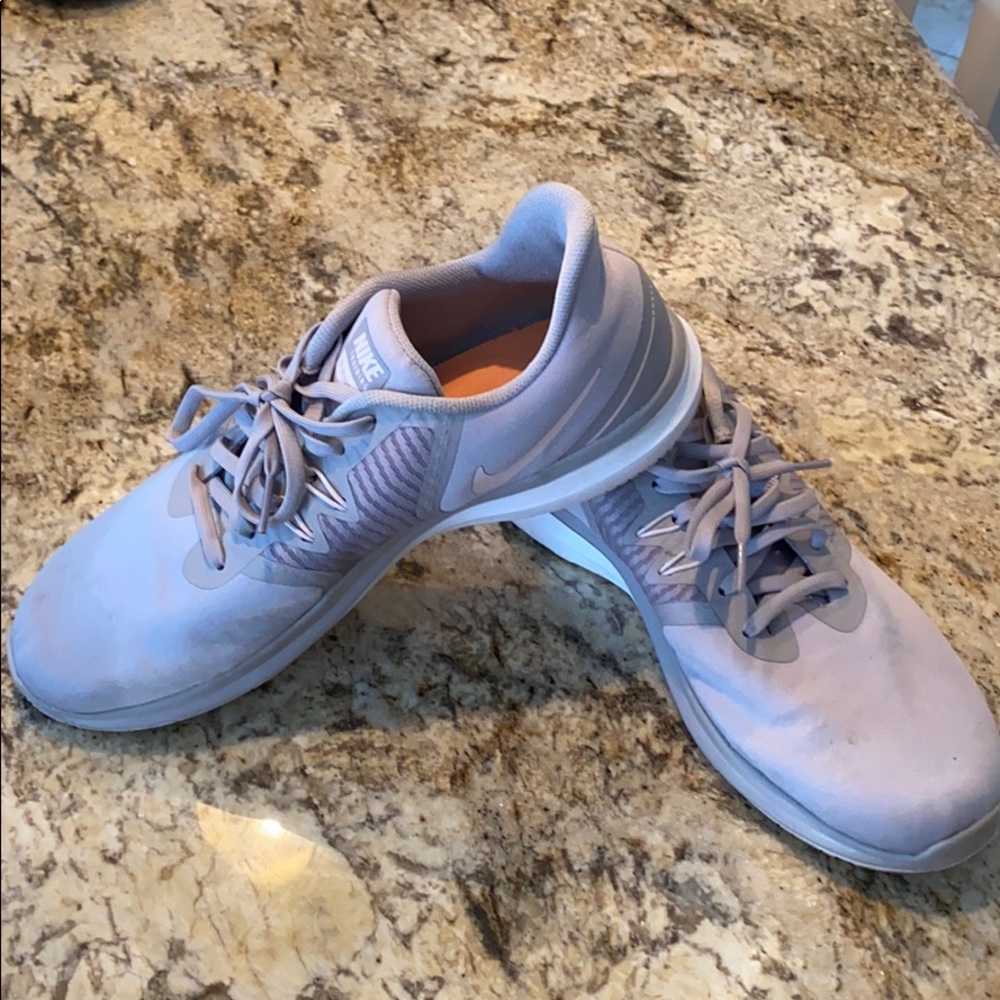 Women’s NIKE TRAINING IN SEASON TR8 size 9.5